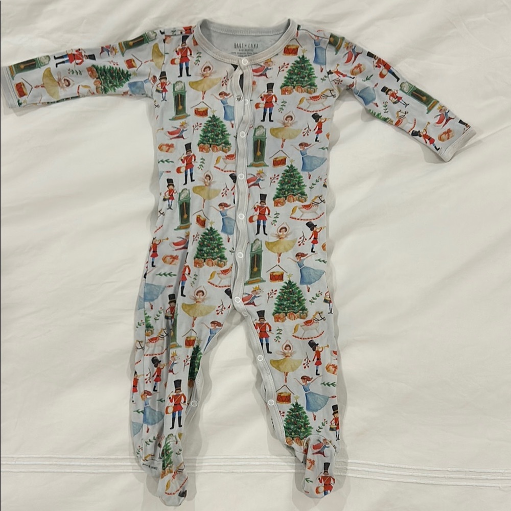 Holiday nutcracker Christmas baby One Piece 6 12 onesie pajamas hart land